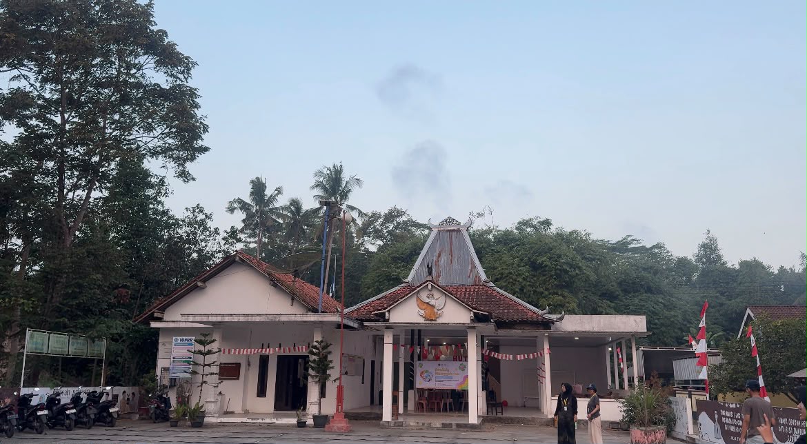 Balai Desa Nambangan